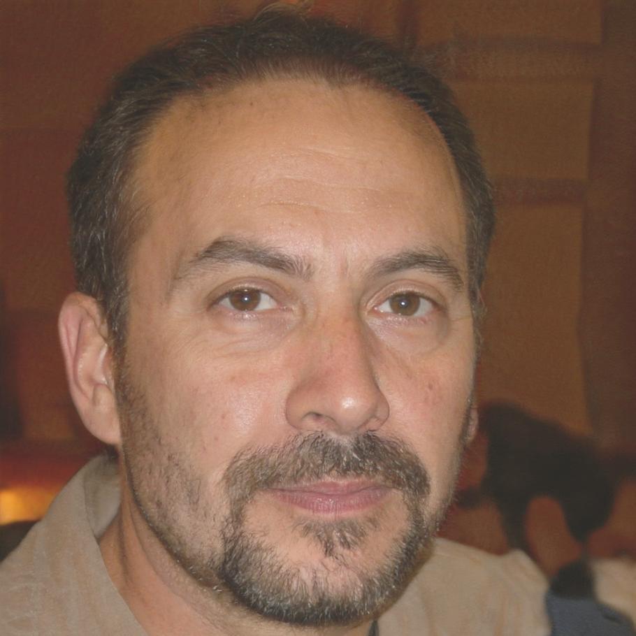 Andrés Morales, experto validador de metodología educativa